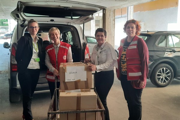 Hrvatska volontira: Zaposlenici OTP banke prikupljali humanitarnu pomoć